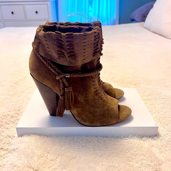 Dolce Vita Maddox Bootie - Picture 7 of 7